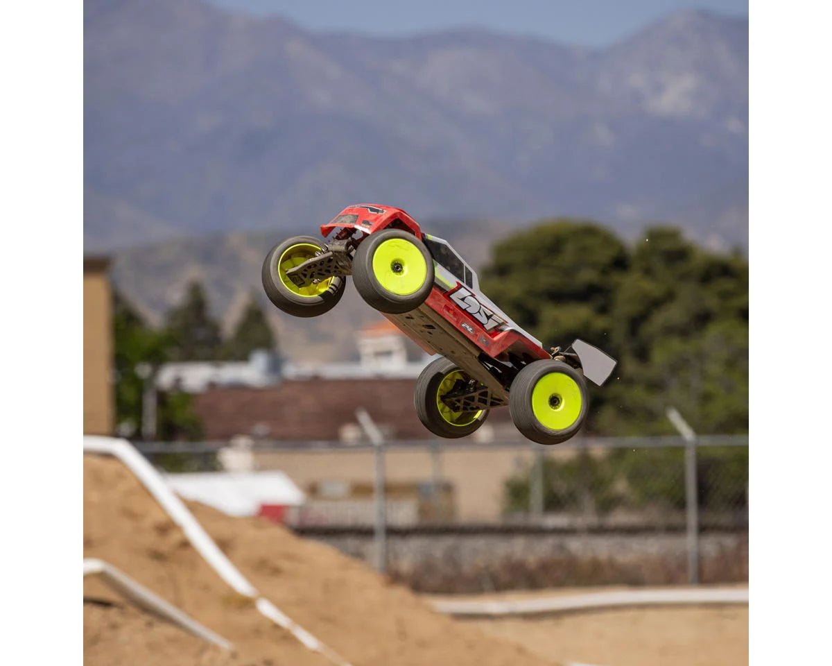 Losi 8IGHT-XTE 1/8 4WD Electric Brushless RTR Truggy w/DX3 2.4GHz Radio