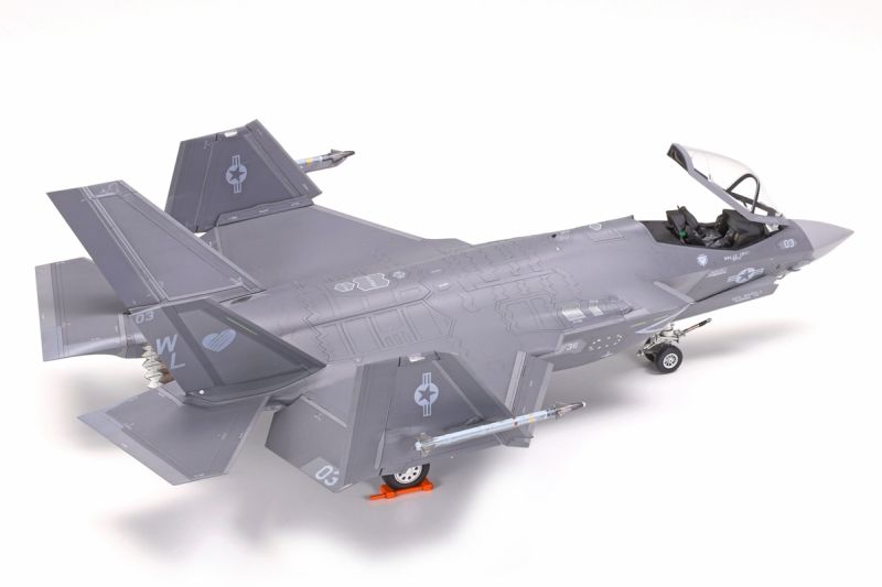 Tamiya 1/72 Lockheed Martin F-35C Lightning II