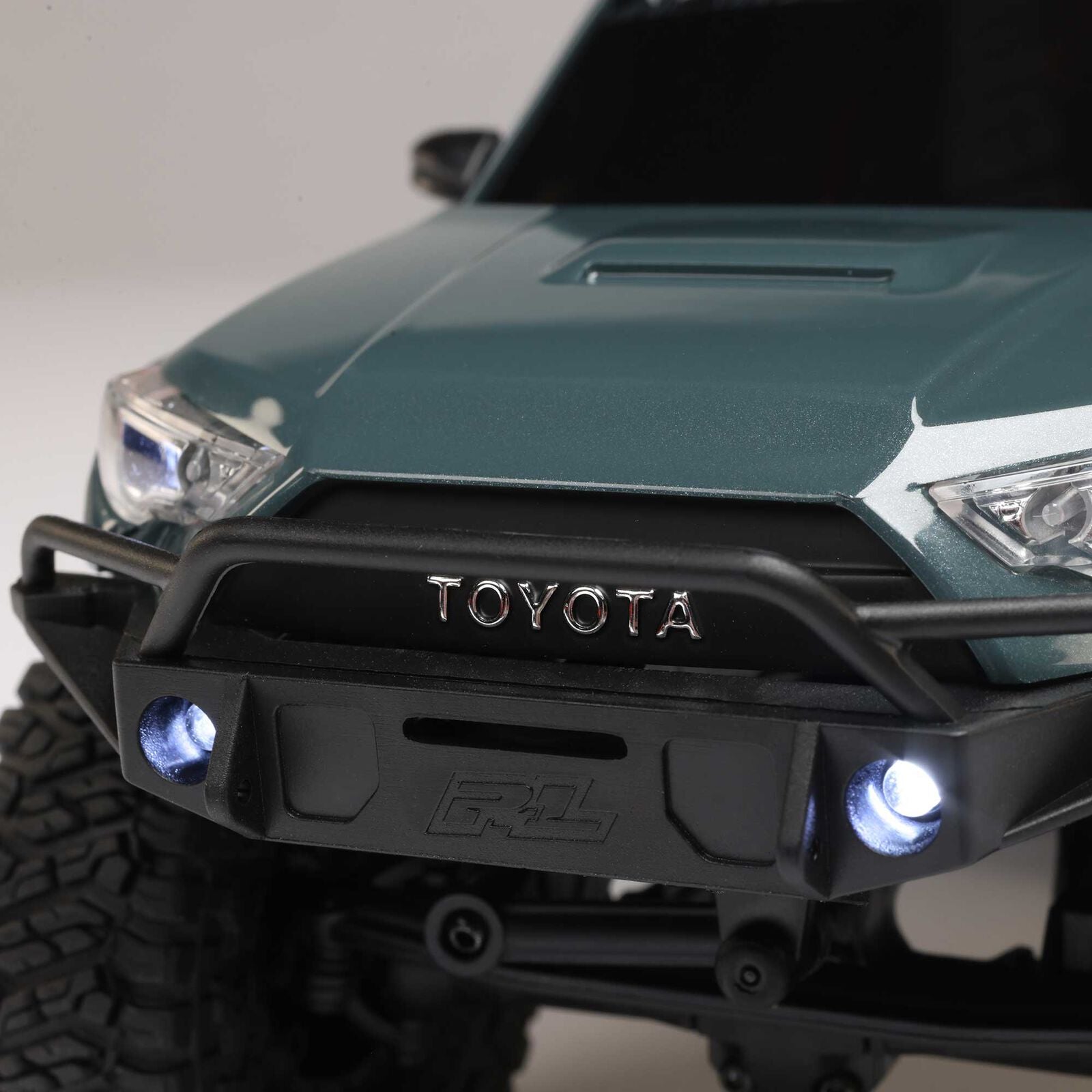 Axial 1/24 SCX24 Toyota 4Runner 4X4 RTR Brushed Rock Crawler (Battery & Charger Included), Gray