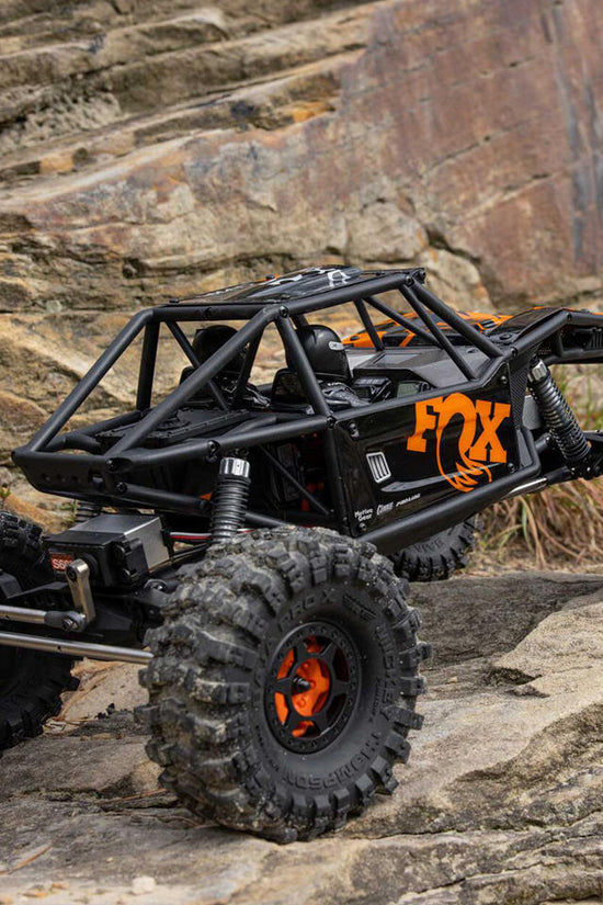 Axial UTB10 Capra 1.9 4WS Unlimited Trail Buggy 1/10 RTR 4WD Rock Crawler (Orange) w/DX3 2.4GHz Radio