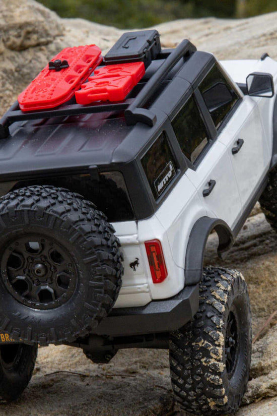 Axial 1/24 SCX24 Ford Bronco 4X4 RTR Brushed Rock Crawler White